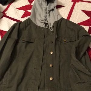 Green stylish coat 💚